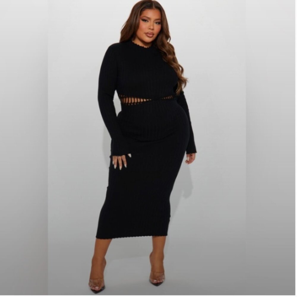 NEVER BEEN WORN! Sweater Midi Dress - Black